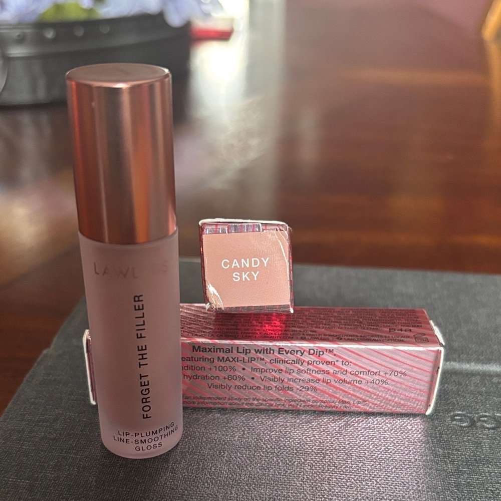 LAWLESS Lip Plumping Gloss - Candy Sky Pink